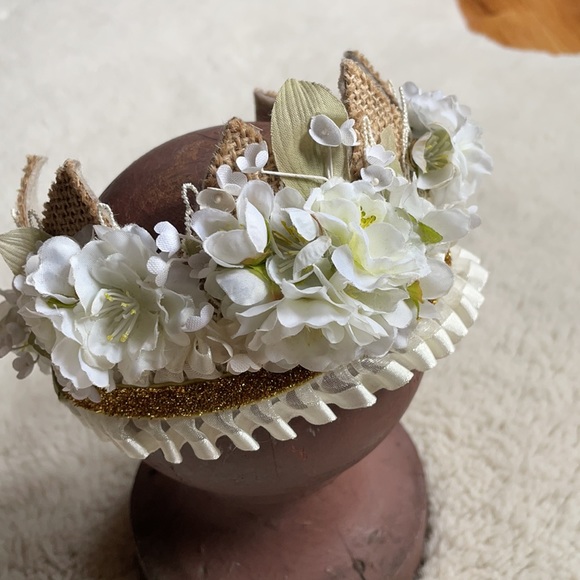 Vintage Rustic Floral Burlap Lace Tie Back Crown - Picture 4 of 17